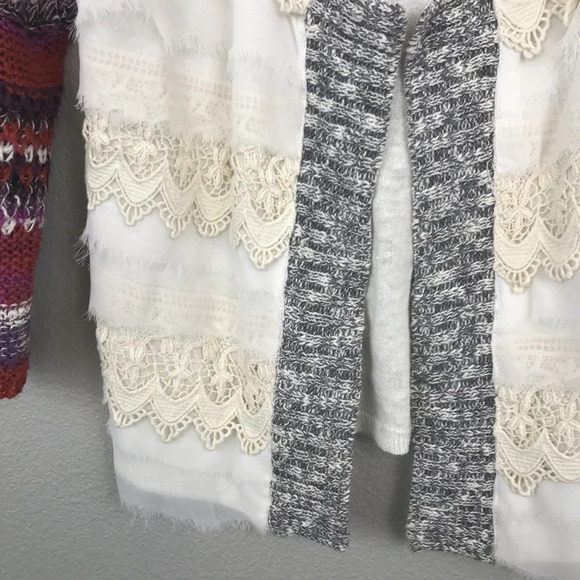 Gimmicks‎ by BKE Pieced Lace Cardigan Sweater sz S - Picture 4 of 8